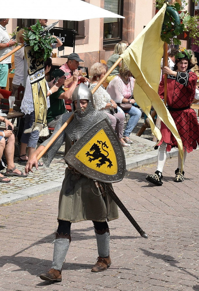 10 - Bannerträger